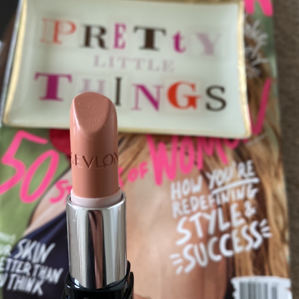 “Revlon” Fashion’s Night Pout, Colorburst Lipstick - Picture 3 of 8